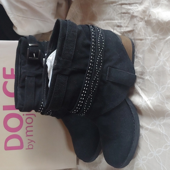 Boots - Picture 2 of 3